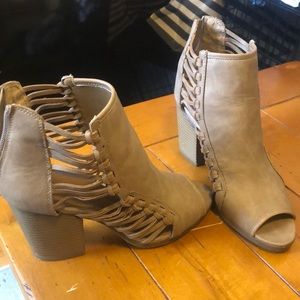 Rampage booties size - 7.5